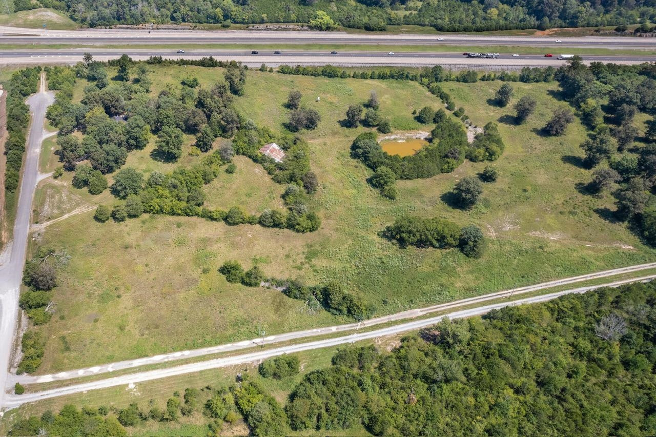 11739 Mona Road Murfreesboro, TN 37129 - Photo 6 of 7 a view of a outdoor space