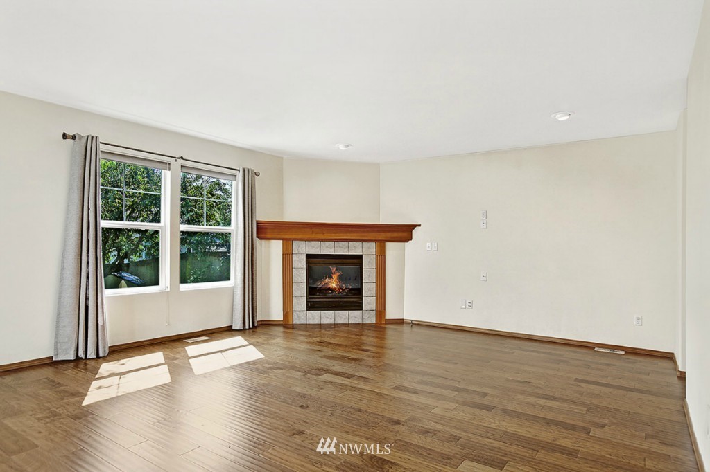 2215 Southeast 2nd Place Renton, WA 98056 - Photo 8 of 24 Gallery Image 8