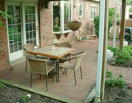 1752 Partridge Run Road Upper St. Clair, PA 15241 - Photo 2 of 8 Gallery Image 2