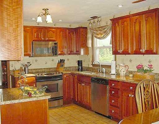 1752 Partridge Run Road Upper St. Clair, PA 15241 - Photo 4 of 8 Gallery Image 4