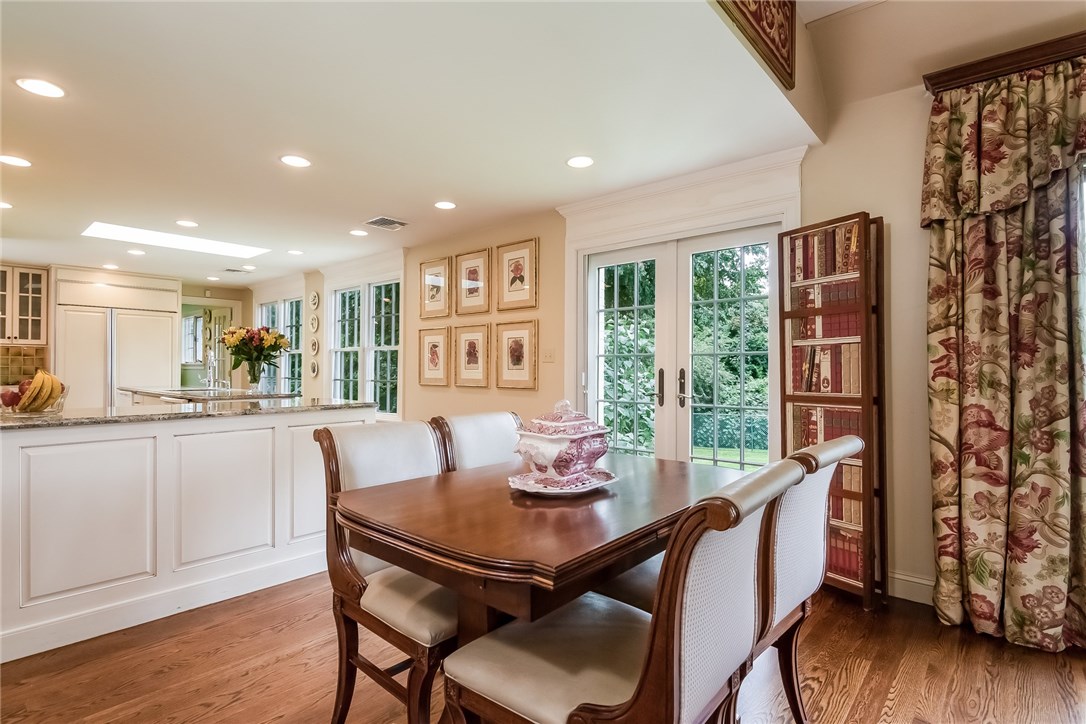 50 Old Boston Neck Road Narragansett, RI 02882 - Photo 14 of 37 Dining Area