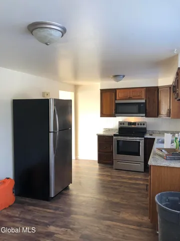 $2,150 | 34 Swayze Drive, Unit B, Colonie, NY 12110