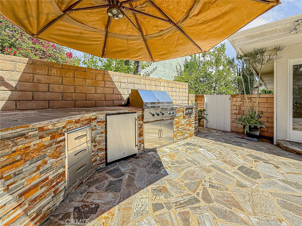 4575 De Celis Place Encino, CA 91436 - Photo 40 of 50 Viking BBQ