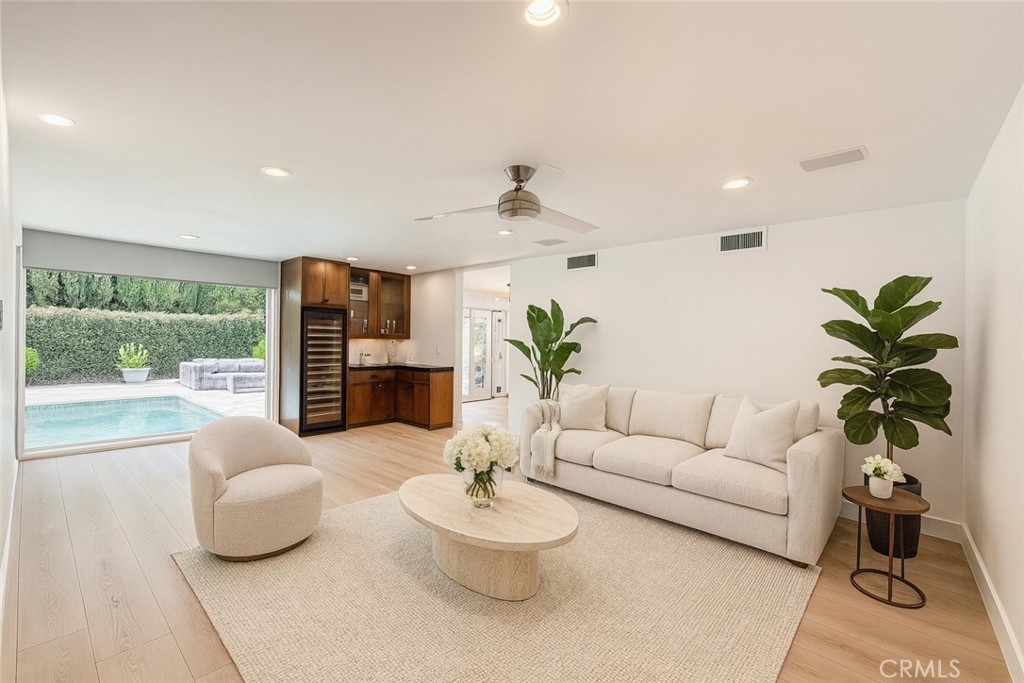 4575 De Celis Place Encino, CA 91436 - Photo 8 of 50