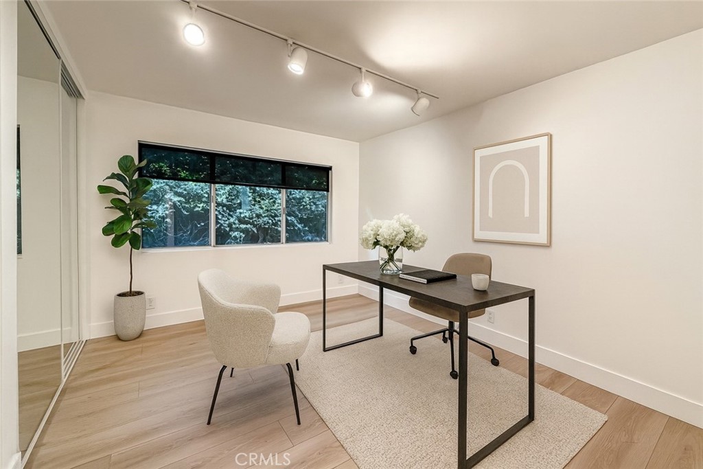 4575 De Celis Place Encino, CA 91436 - Photo 10 of 50