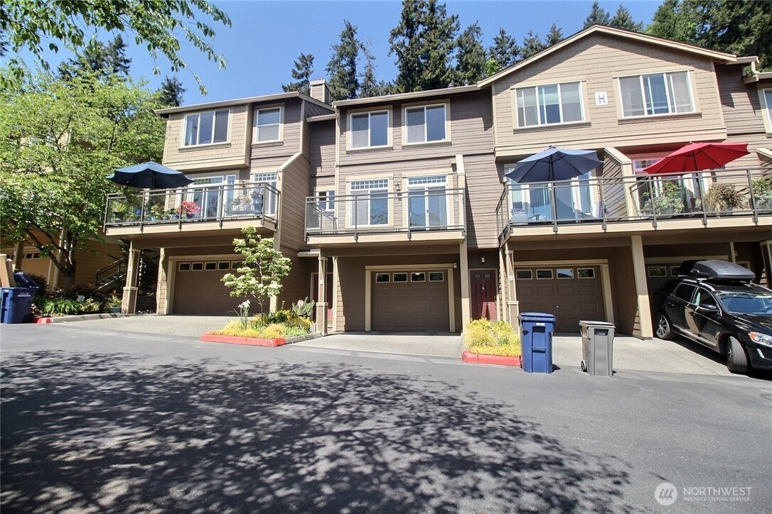 23300 Southeast Black Nugget Road, Unit H2 Issaquah, WA 98029 - Photo 1 of 36