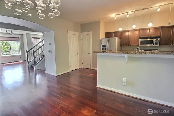 $3,500 | 23300 Southeast Black Nugget Road, Unit H2, Issaquah, WA 98029