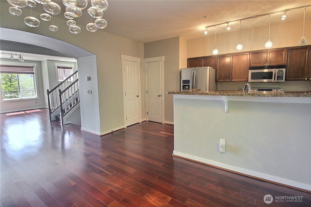 23300 Southeast Black Nugget Road, Unit H2 Issaquah, WA 98029 - Photo 11 of 36