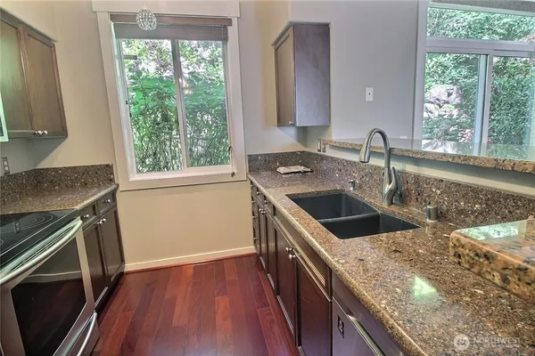 $3,500 | 23300 Southeast Black Nugget Road, Unit H2, Issaquah, WA 98029