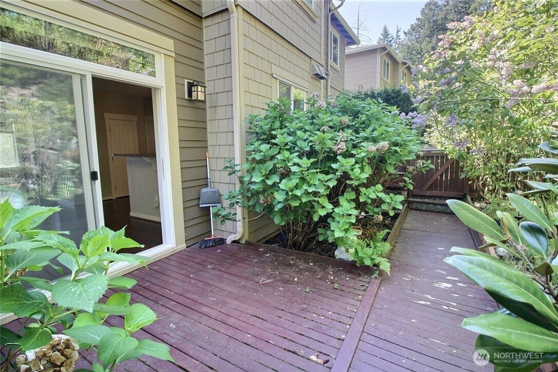 23300 Southeast Black Nugget Road, Unit H2 Issaquah, WA 98029 - Photo 19 of 36