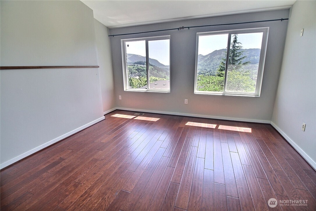 23300 Southeast Black Nugget Road, Unit H2 Issaquah, WA 98029 - Photo 20 of 36