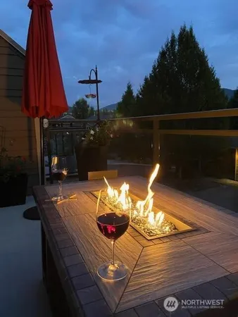 $3,500 | 23300 Southeast Black Nugget Road, Unit H2, Issaquah, WA 98029