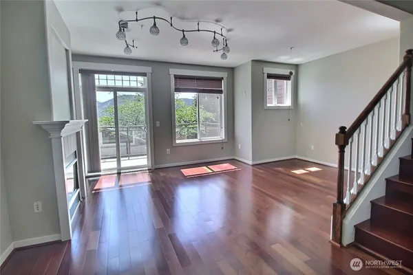 $3,500 | 23300 Southeast Black Nugget Road, Unit H2, Issaquah, WA 98029