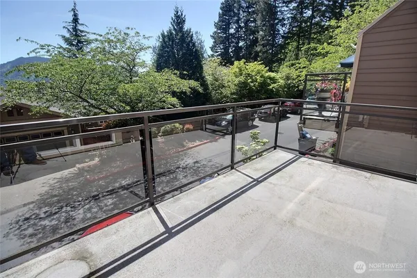 $3,500 | 23300 Southeast Black Nugget Road, Unit H2, Issaquah, WA 98029