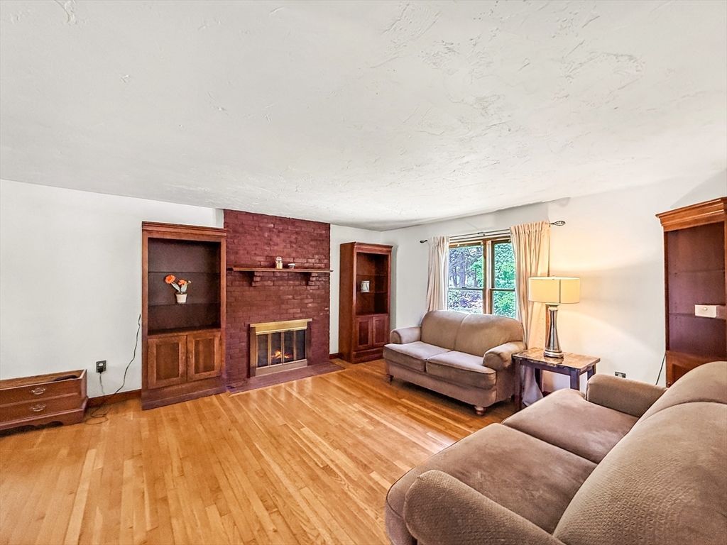 6 Philip Street Hudson, MA 01749 - Photo 10 of 41