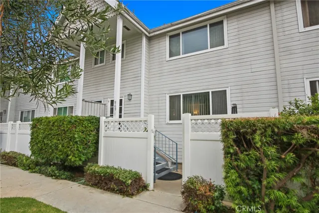 a house view with a outdoor space