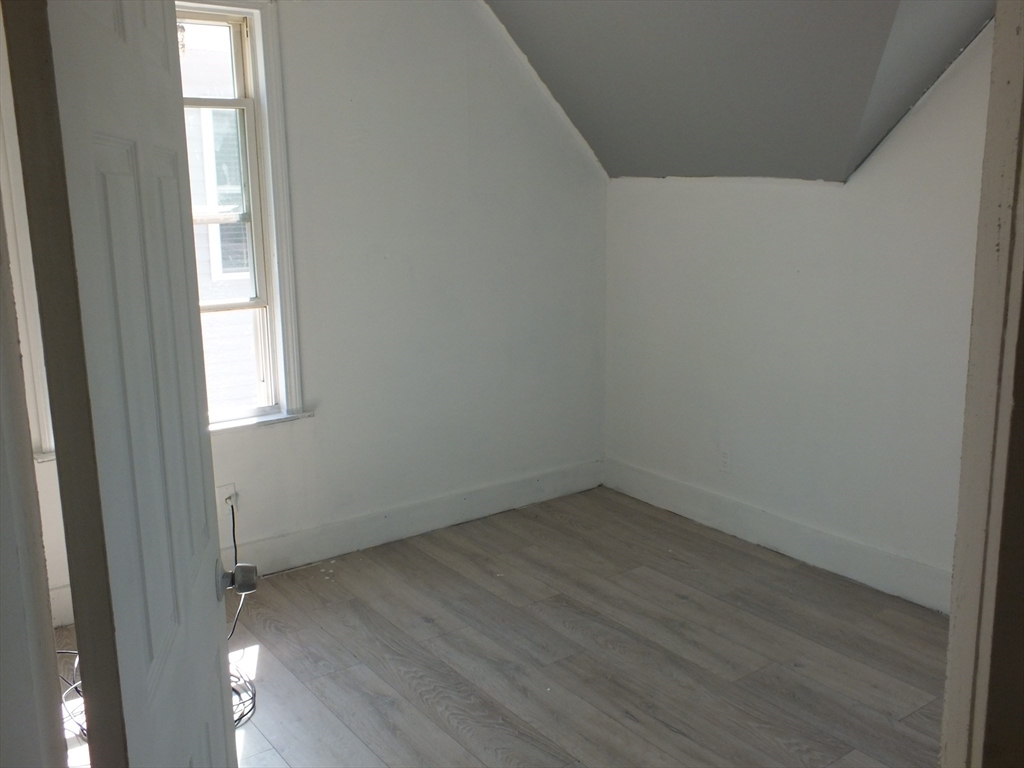241 Tyler Street Springfield, MA 01109 - Photo 10 of 23