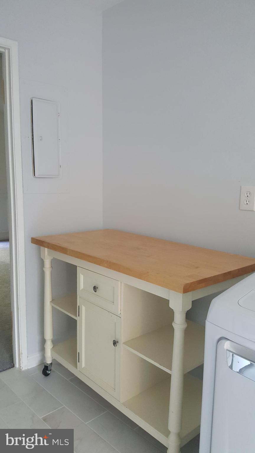 2393 Southgate Square Reston, VA 20191 - Photo 5 of 19