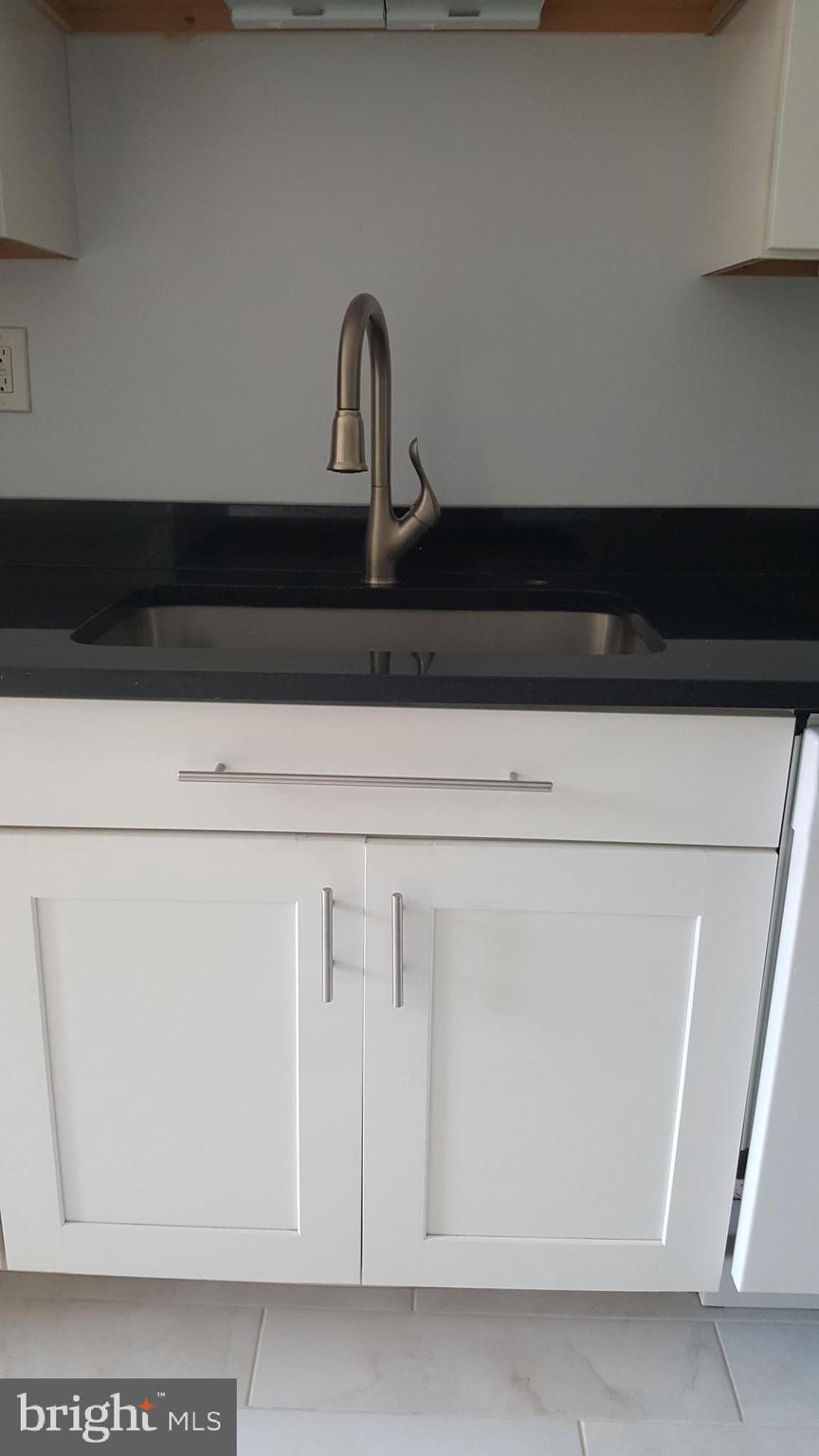 2393 Southgate Square Reston, VA 20191 - Photo 6 of 19