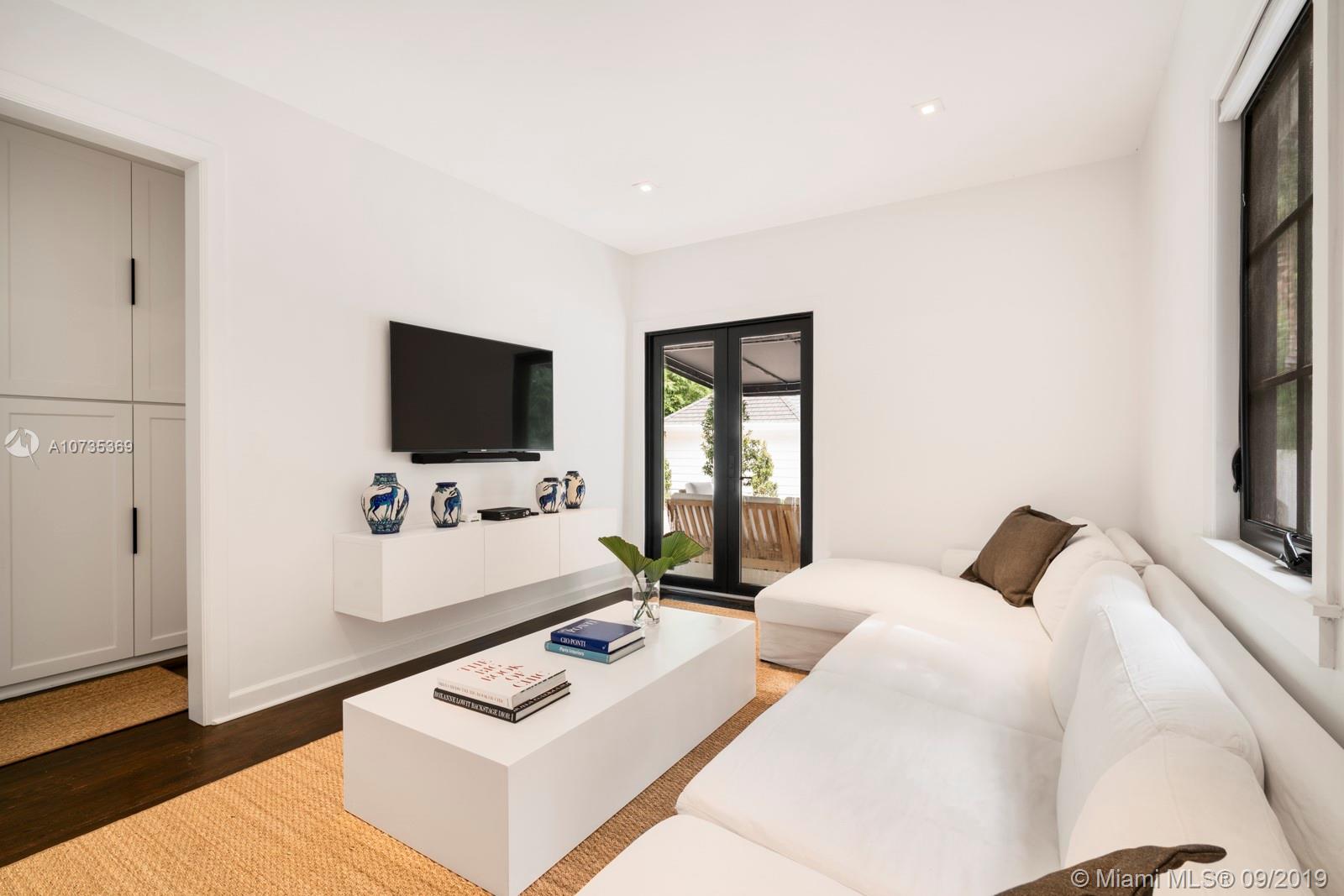 3679 Bougainvillea Road Miami, FL 33133 - Photo 14 of 35