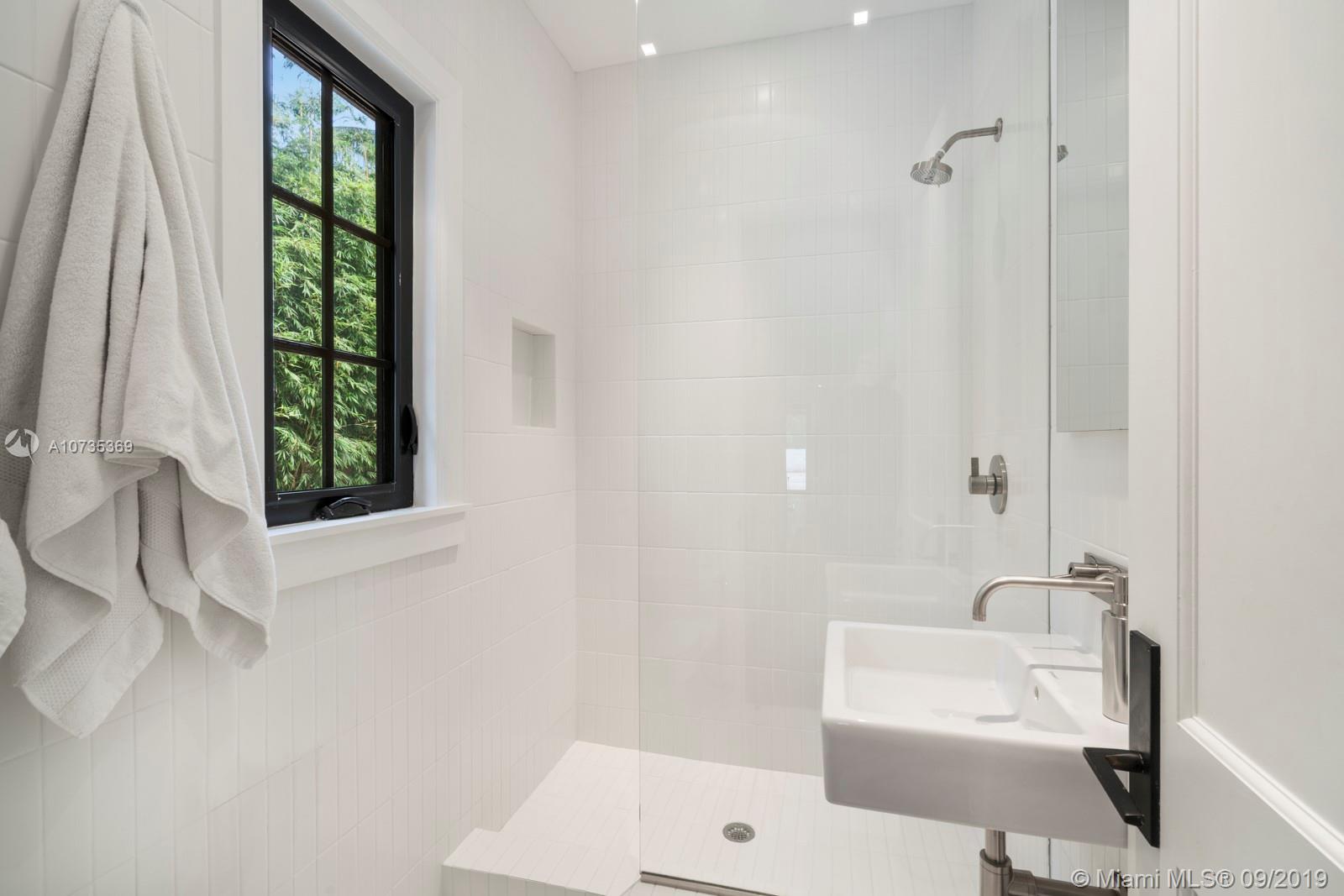 3679 Bougainvillea Road Miami, FL 33133 - Photo 15 of 35