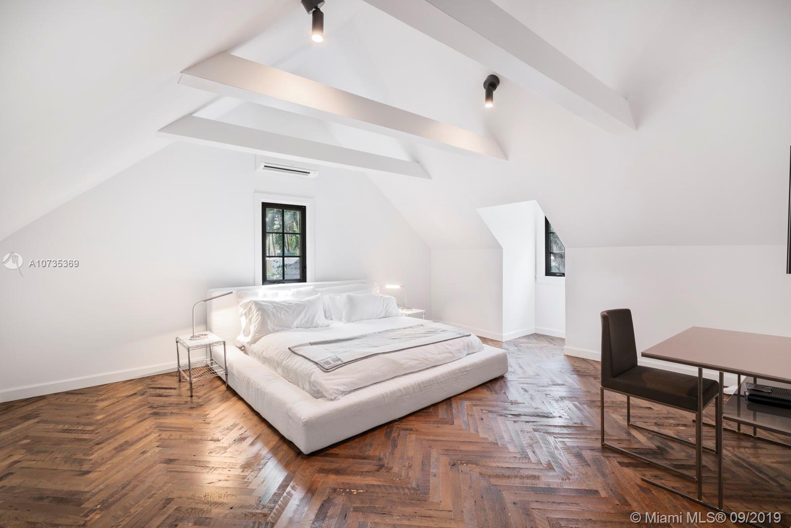 3679 Bougainvillea Road Miami, FL 33133 - Photo 16 of 35