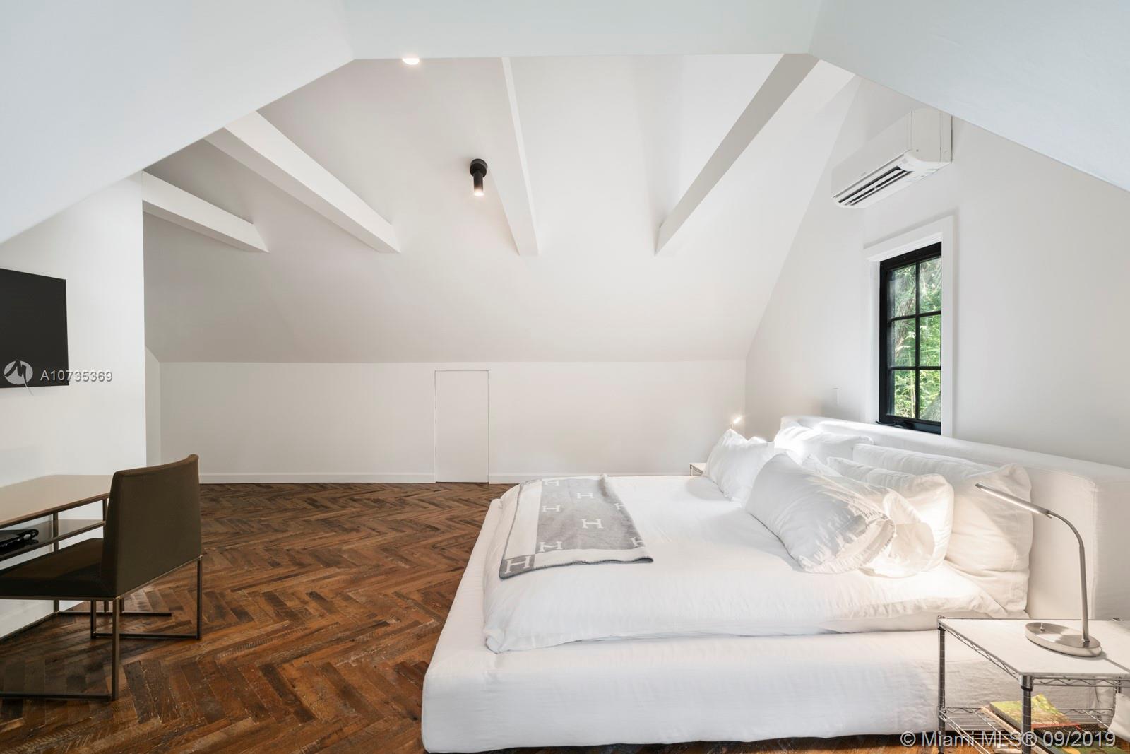 3679 Bougainvillea Road Miami, FL 33133 - Photo 17 of 35