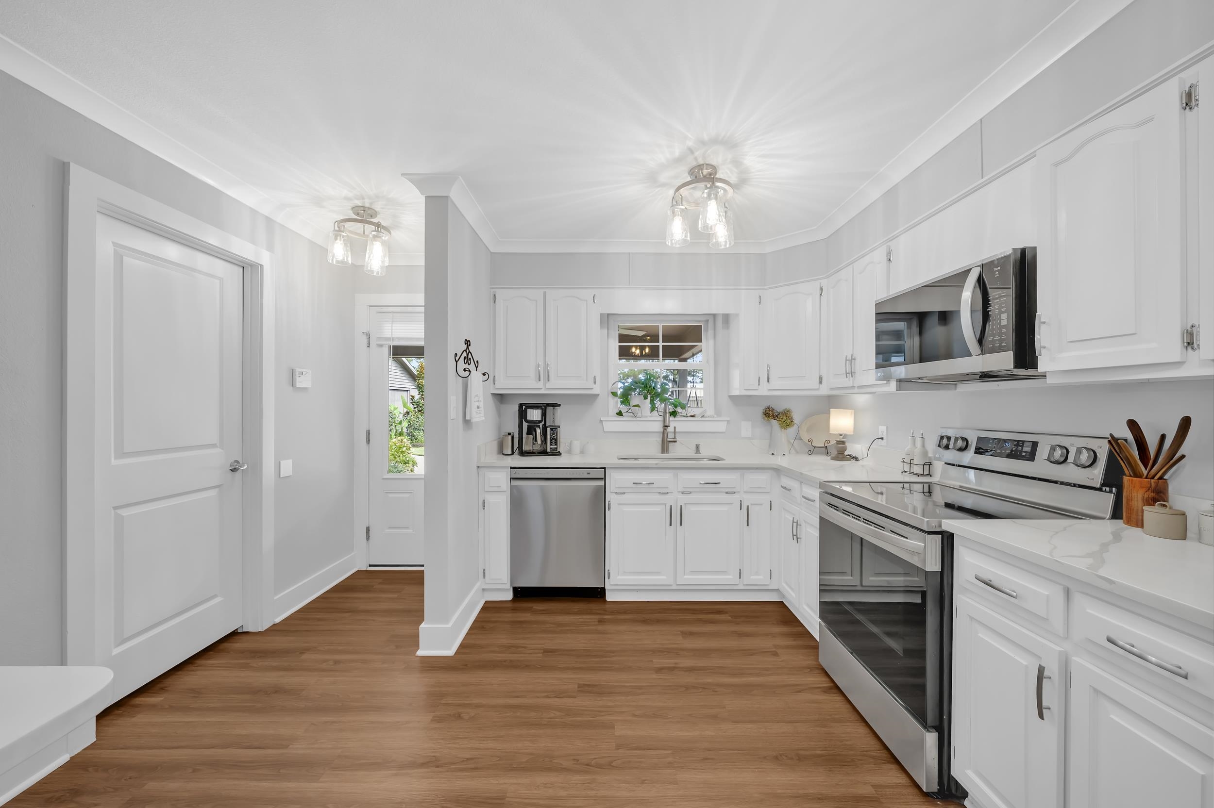 19090 Gunnison Road Fairhope, AL 36532 - Photo 18 of 42 Kitchen