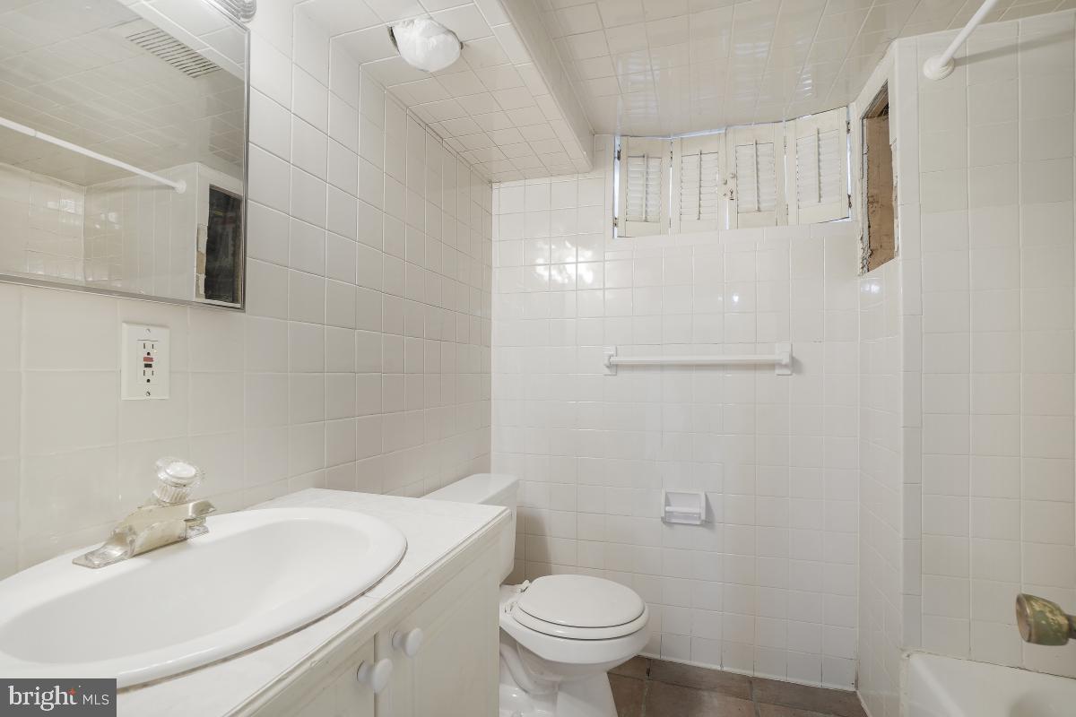 6830 Inverness Drive Springfield, VA 22150 - Photo 24 of 33