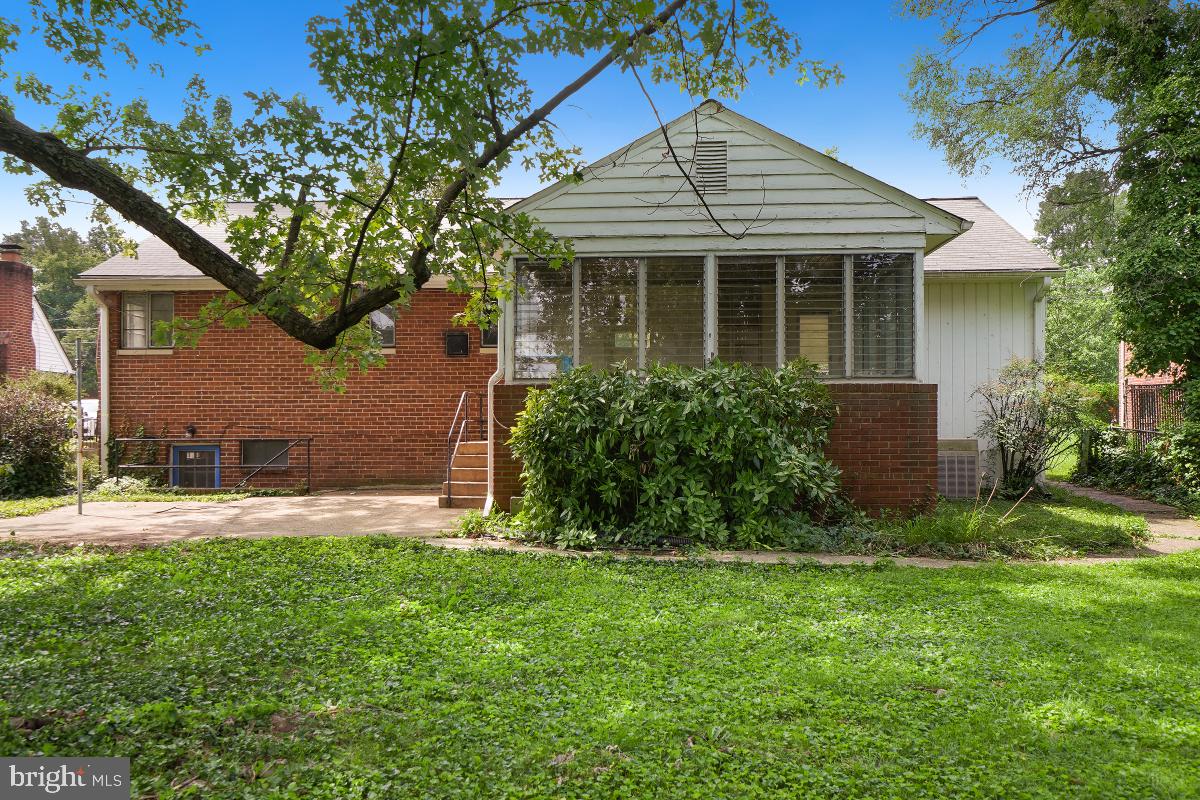 6830 Inverness Drive Springfield, VA 22150 - Photo 32 of 33