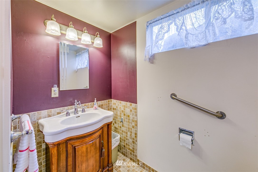 2038 East Lindberg Road Port Angeles, WA 98362 - Photo 22 of 40 Gallery Image 22