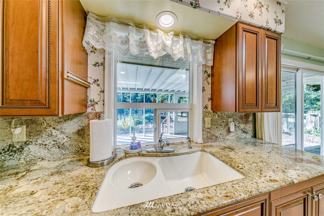 2038 East Lindberg Road Port Angeles, WA 98362 - Photo 7 of 40 Gallery Image 7