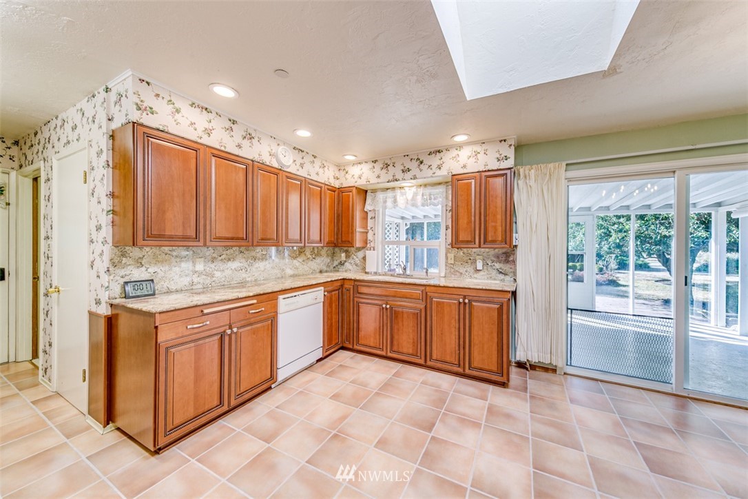 2038 East Lindberg Road Port Angeles, WA 98362 - Photo 8 of 40 Gallery Image 8