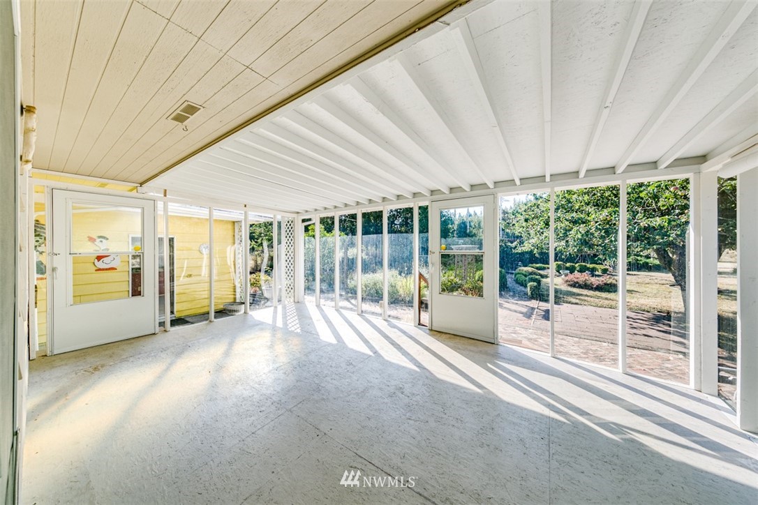 2038 East Lindberg Road Port Angeles, WA 98362 - Photo 9 of 40 Gallery Image 9