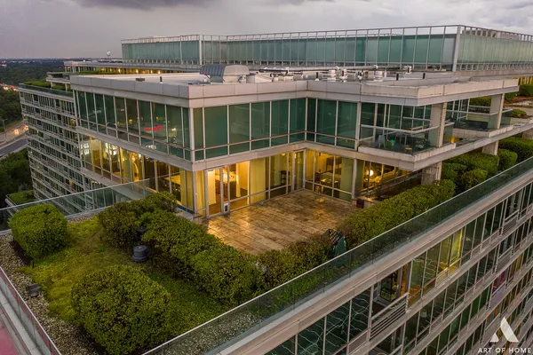 $1,695,000 | 9725 Woods Drive, Unit 1913, Skokie, IL 60077