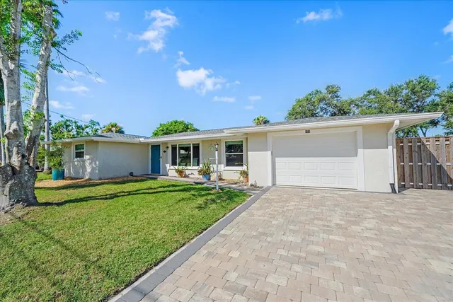 $549,000 | 455 North Shore Drive, Osprey, FL 34229