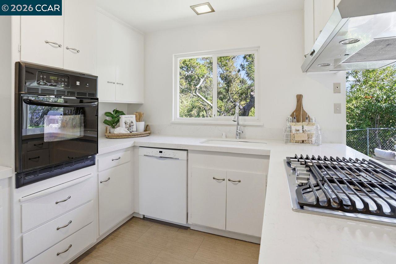 225 Ridgeway Avenue Fairfax, CA 94930 - Photo 12 of 33