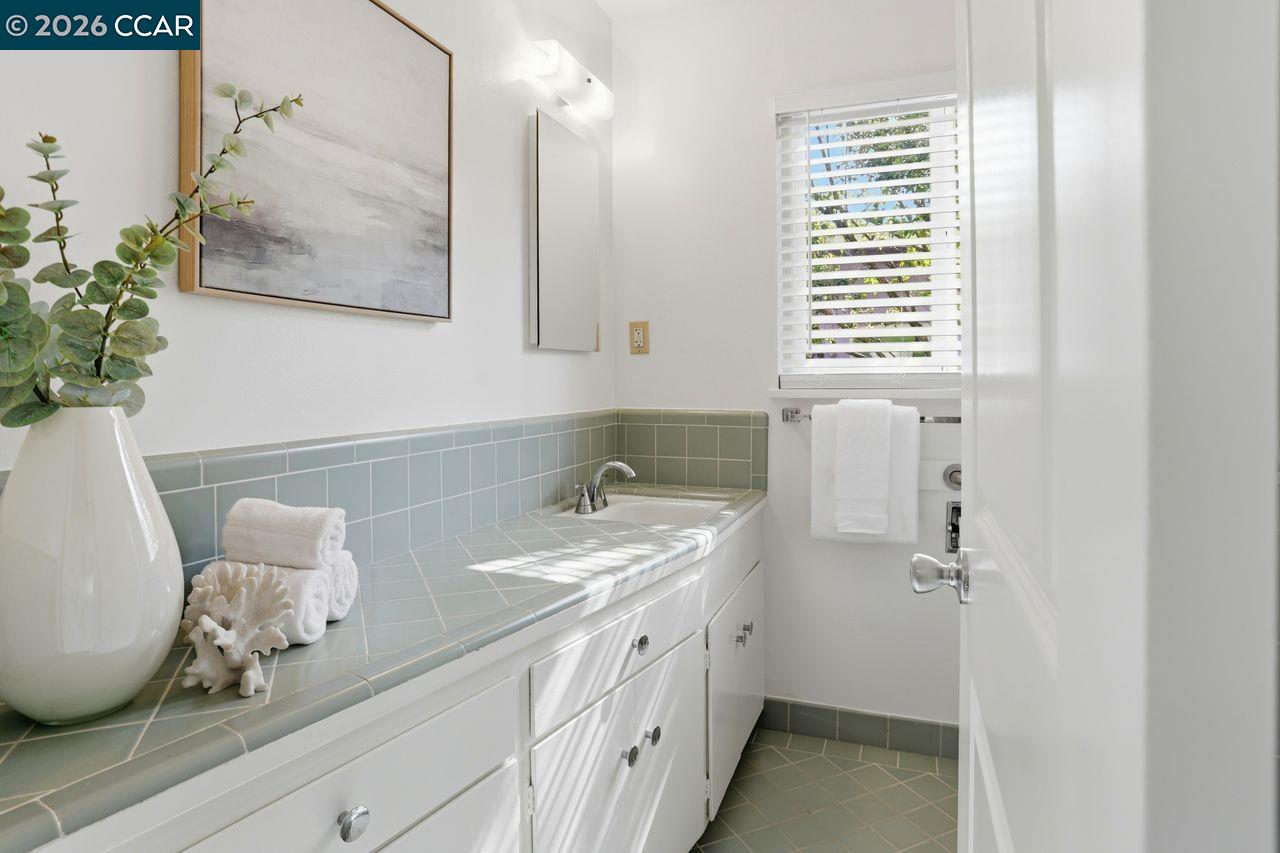 225 Ridgeway Avenue Fairfax, CA 94930 - Photo 25 of 33