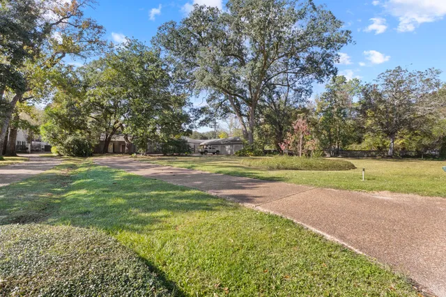 $240,000 | 102 West Caldwood Drive, Beaumont, TX 77707