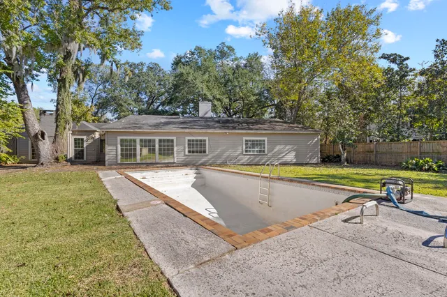 $240,000 | 102 West Caldwood Drive, Beaumont, TX 77707