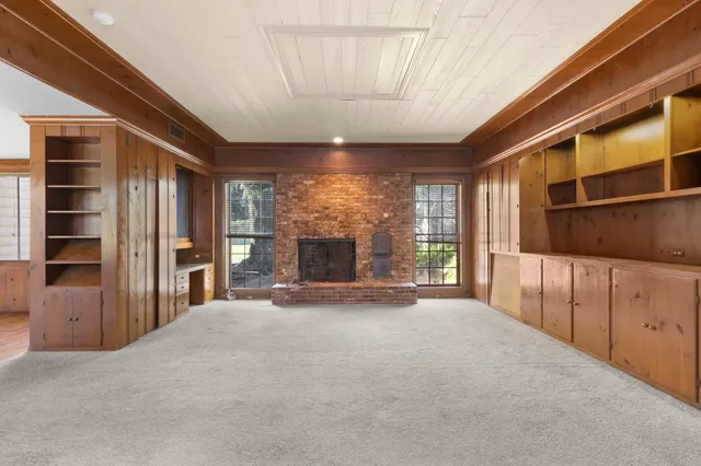 $240,000 | 102 West Caldwood Drive, Beaumont, TX 77707