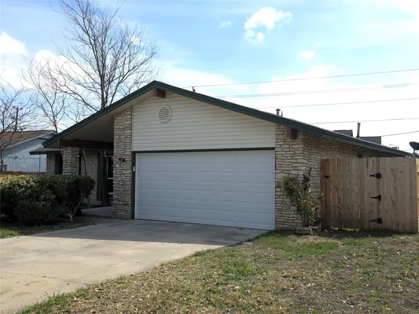 $2,600 | 12013 Grey Rock Lane, Austin, TX 78750
