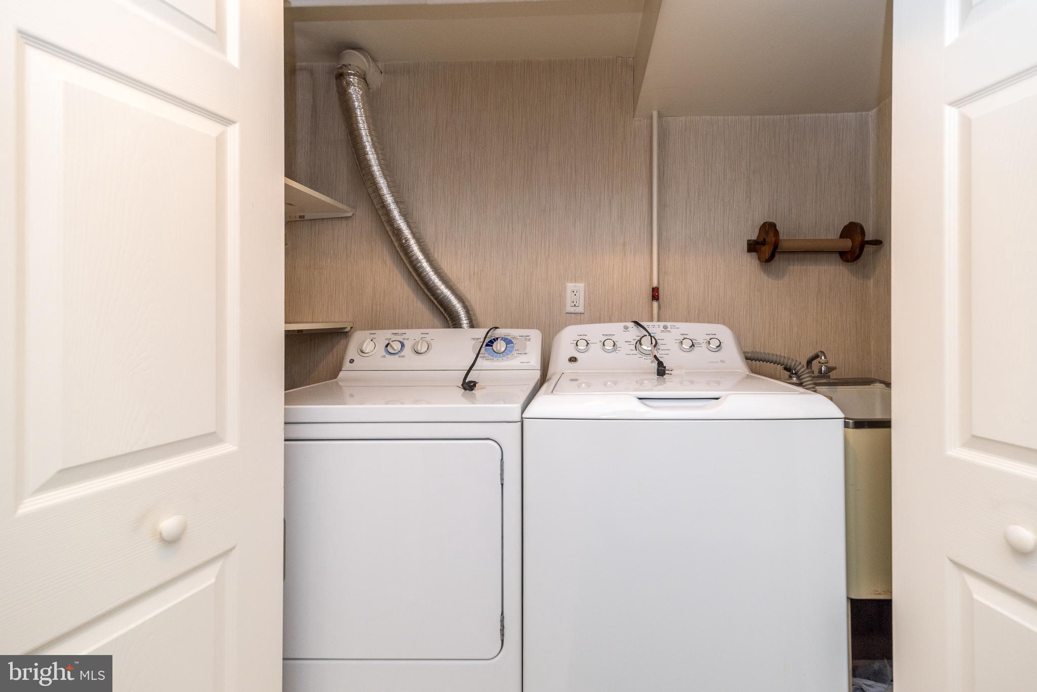 364 Abrams Mill Road King of Prussia, PA 19406 - Photo 39 of 43 a utility room with dryer and washer