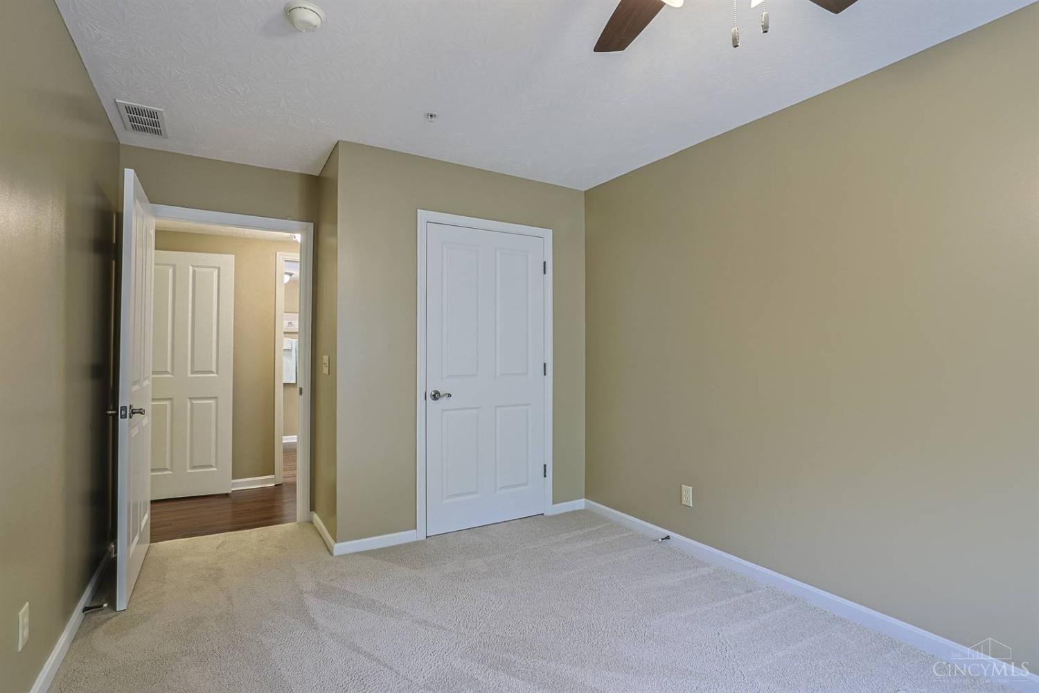 206 Edinburgh Lane Springdale, OH 45246 - Photo 19 of 25