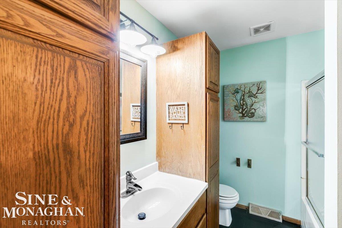 6868 Frith Road St. Clair, MI 48079 - Photo 25 of 45 50120162-24.JPG