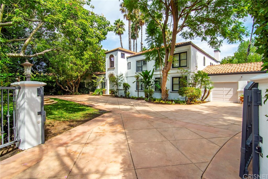 19075 Wells Drive, Tarzana, CA 91356 Compass