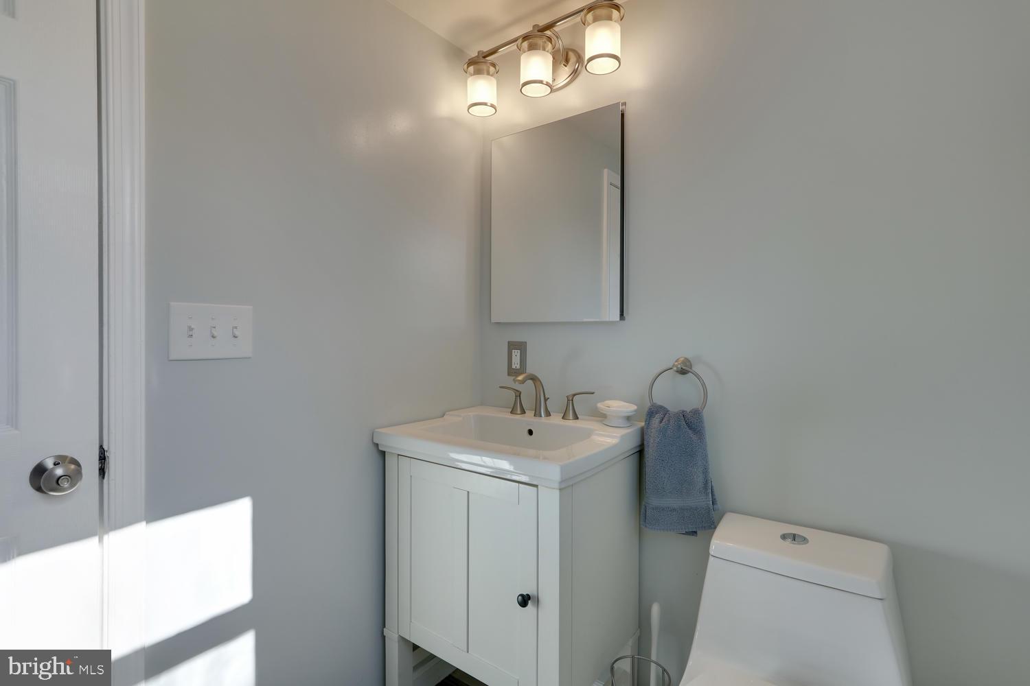 461 Dutch Neck Road East Windsor, NJ 08520 - Photo 22 of 29 Full Bath 2nd Floor