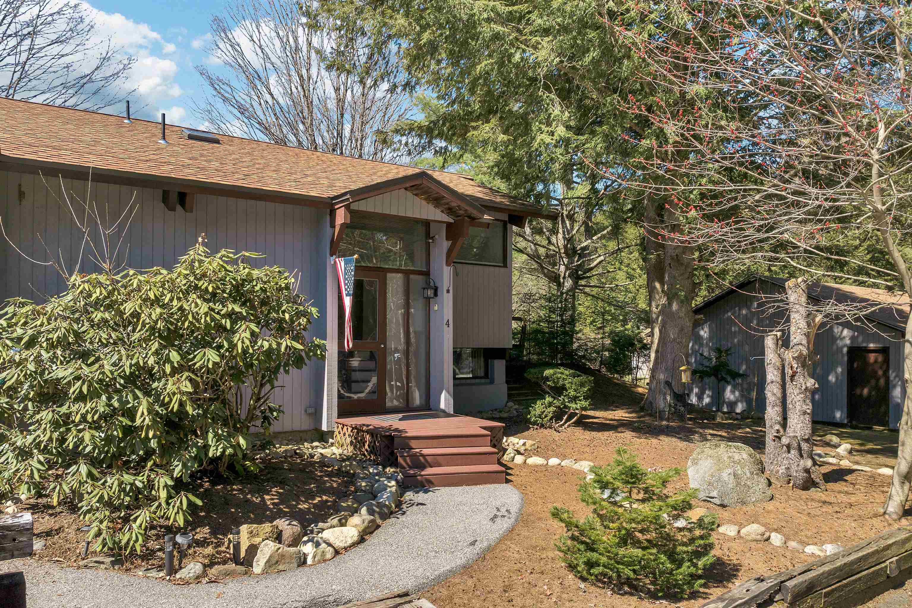 7 Sundance Road, Unit 4 North Woodstock, NH 03262 - Photo 1 of 41