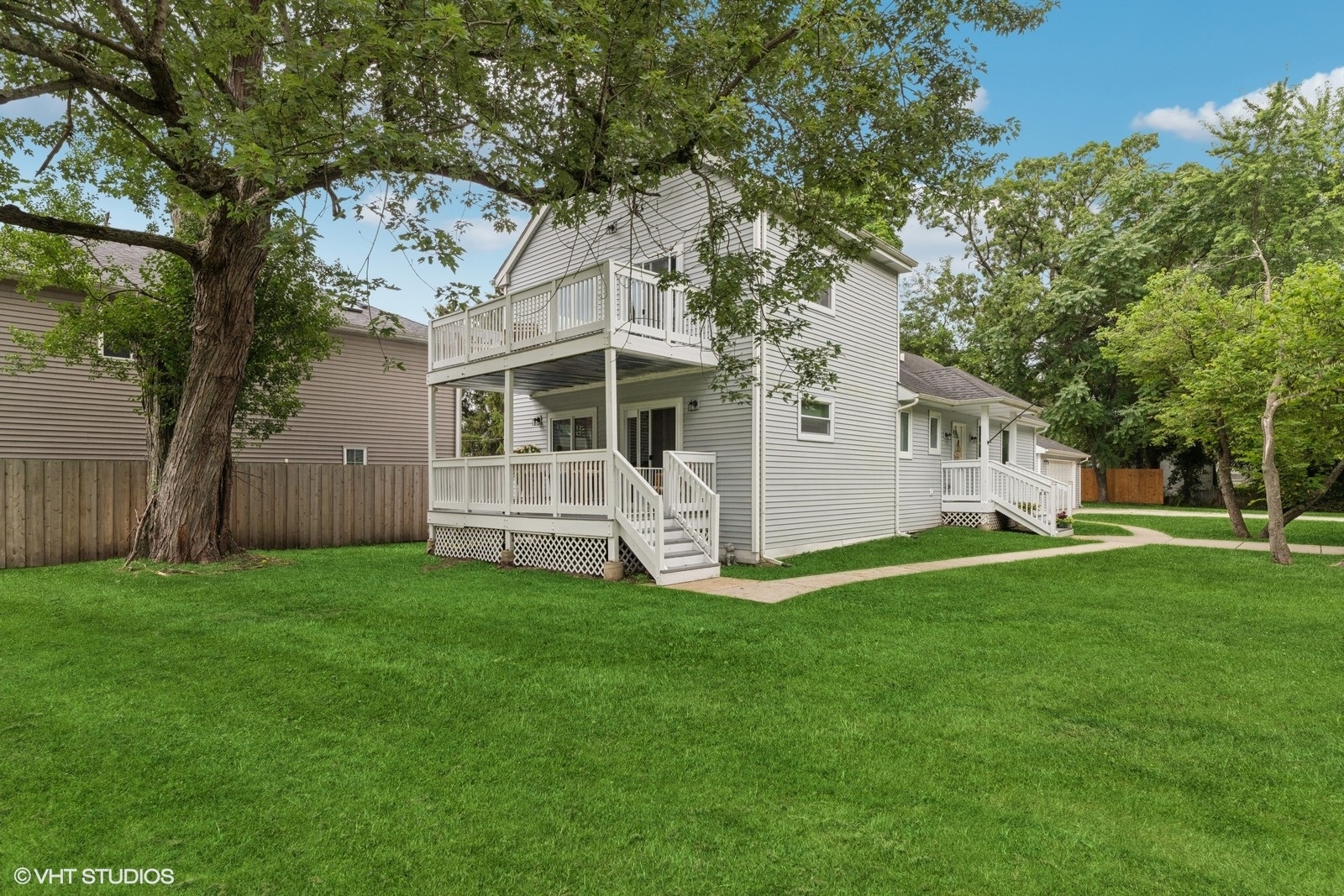 811 Woodland Road Wauconda, IL 60084 - Photo 1 of 25 Gallery Image 1