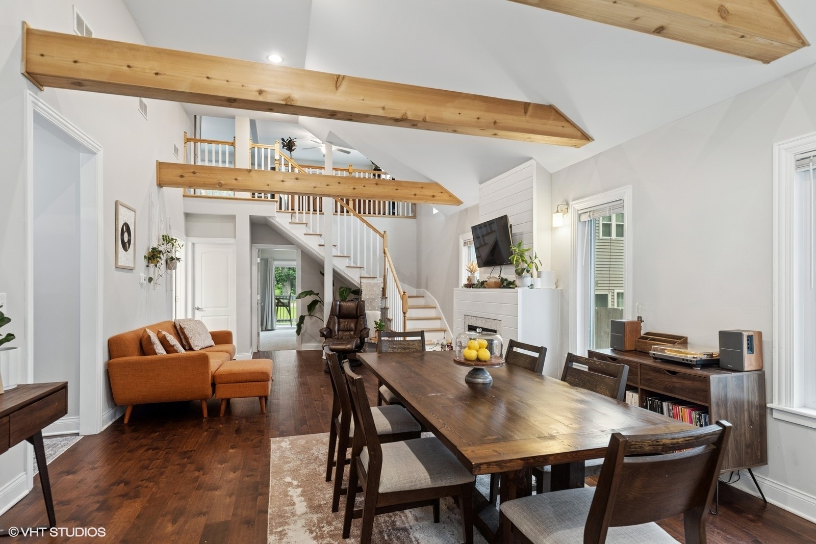 811 Woodland Road Wauconda, IL 60084 - Photo 8 of 25 Gallery Image 8